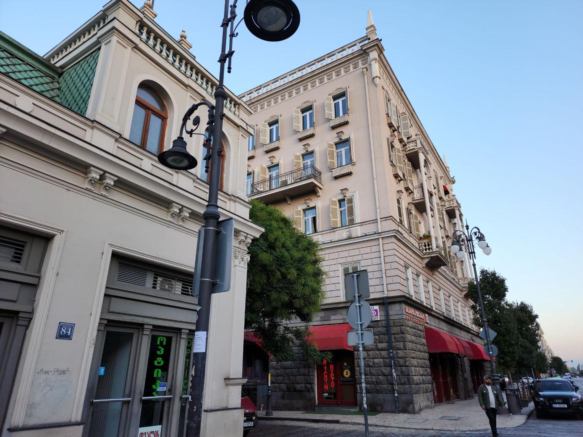 Gallary Hostel Tbilisi Exteriör bild