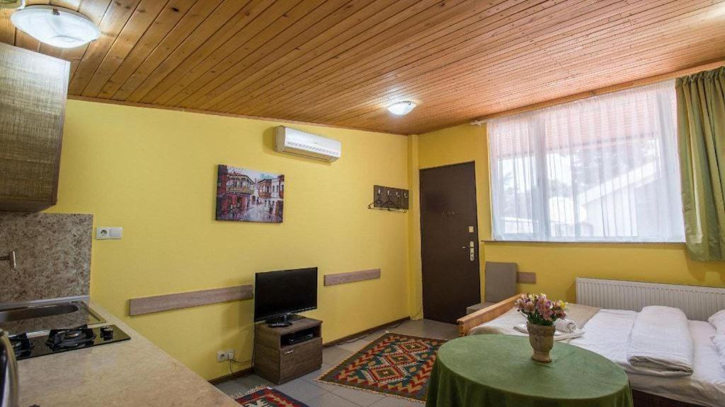 Gallary Hostel Tbilisi Exteriör bild